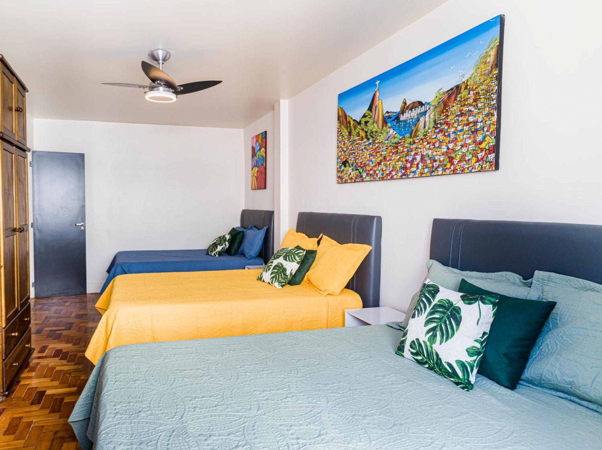 Apartemen Copacabana Todo Reformado, 3 Quartos, 2 Banheiros, Varanda, 6 Camas, No Posto 6, Proximo Arpoador E Ipanema Pauloangerami Rp144 *