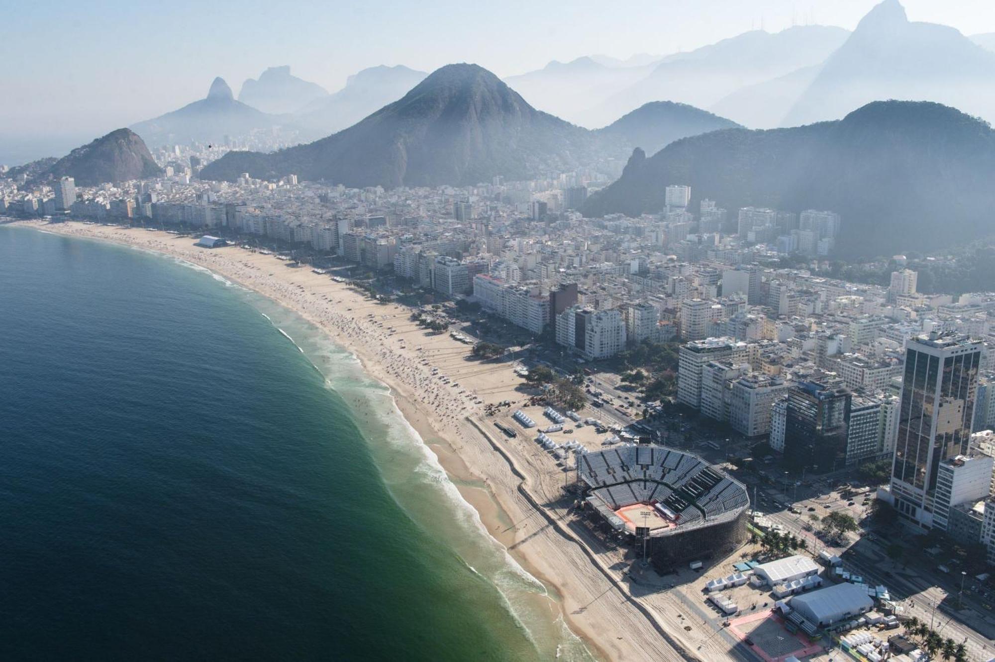 Copacabana Todo Reformado, 3 Quartos, 2 Banheiros, Varanda, 6 Camas, No Posto 6, Proximo Arpoador E Ipanema Pauloangerami Rp144 Rio de Janeiro